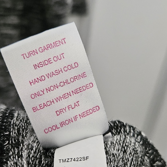 *2 for $20*Girls Sweater Dress with Ruffles on top 6X - Picture 8 of 8